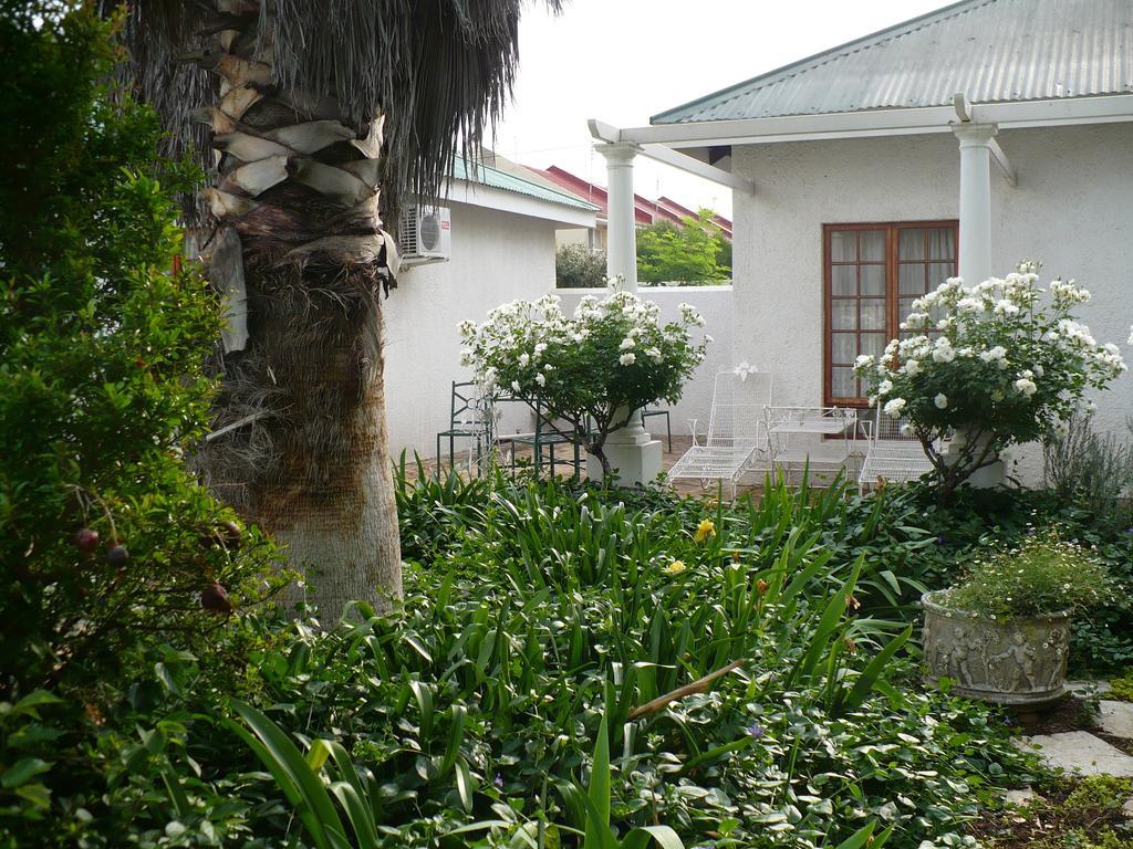 A Tapestry Garden Guest House Potchefstroom Bagian luar foto